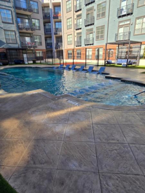Downtown Dallas 2bd free parking